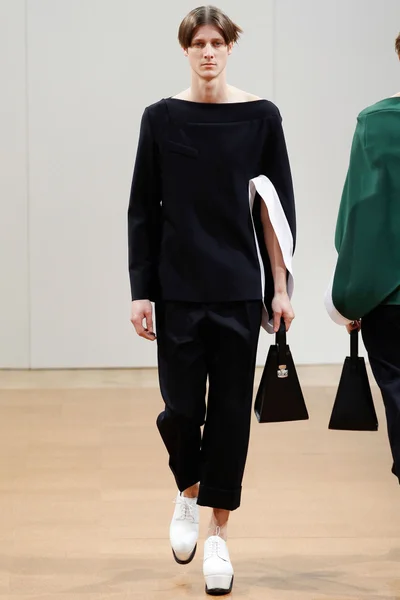 Look 24